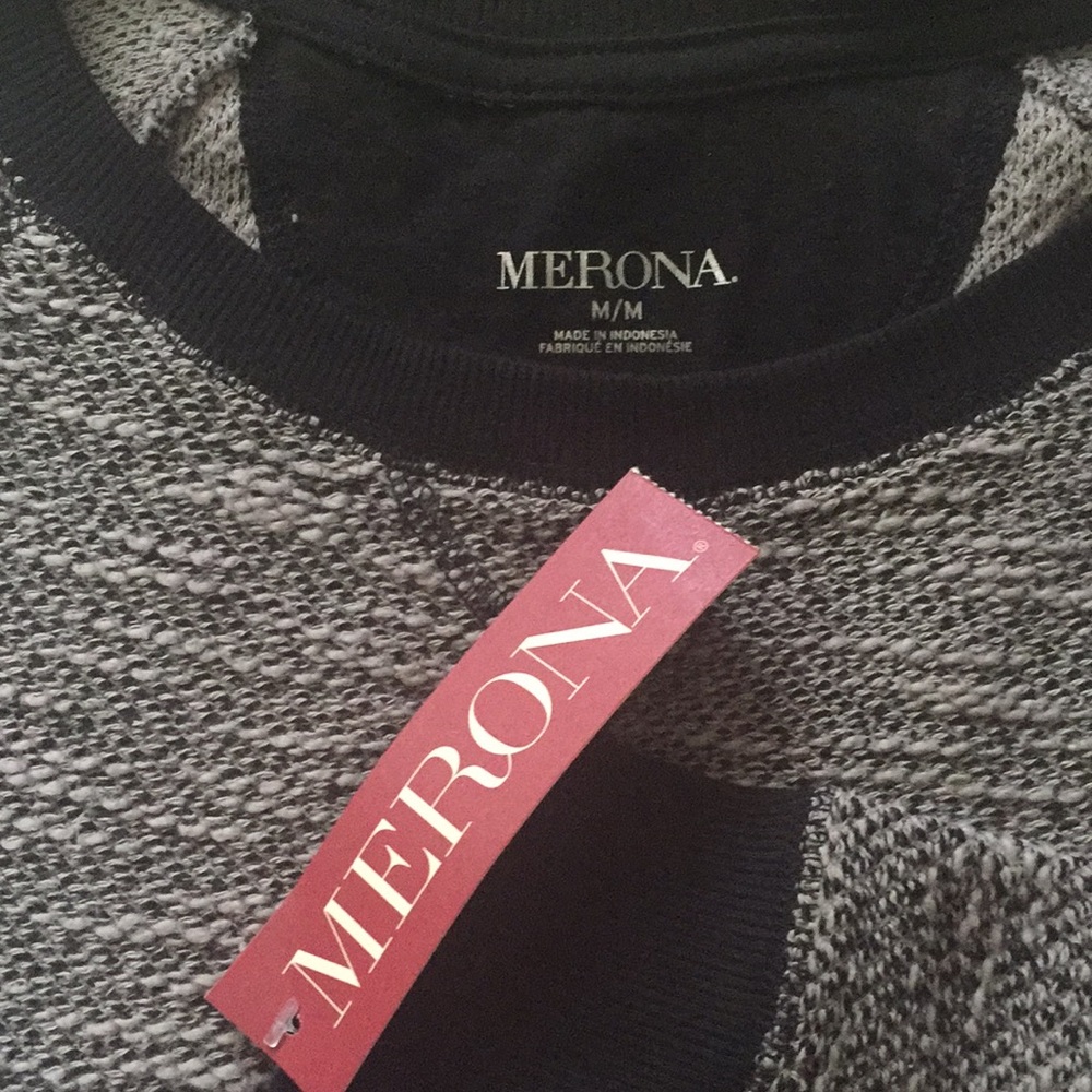 Sweatshirt Women’s - Picture 2 of 2